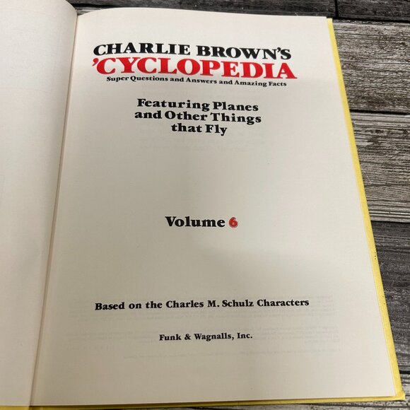 1980s Charlie Brown's Cyclopedia Featuring Planes Book Volume 6 - Picture 2 of 6